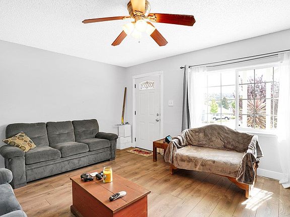 5th image of 1237 Maple Ave