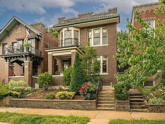 2nd image of 4120 Botanical Ave