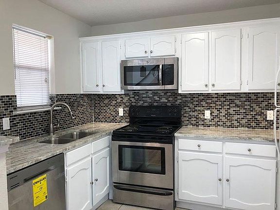 4th image of 3125 Sondra Dr APT 203