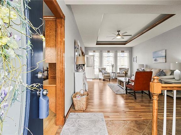 4th image of 2337 NE Overbrook Dr