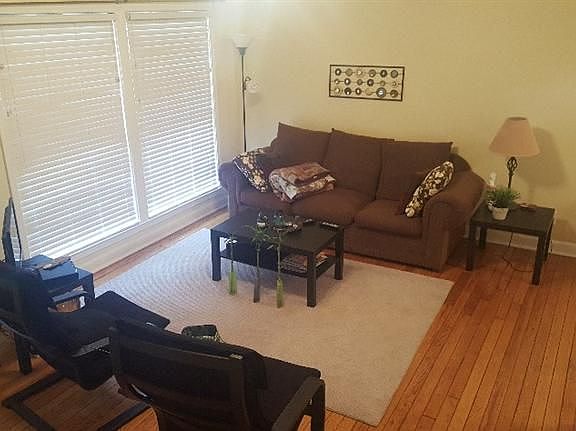 3rd image of 2258 Parkwood Ave
