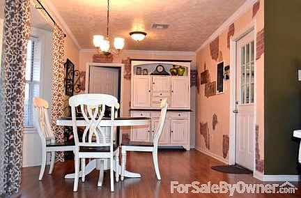 3rd image of 1318 Evonne St