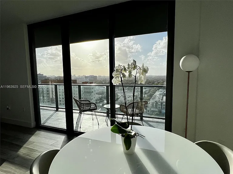 121 NE 34th St #1516 — Photo 14