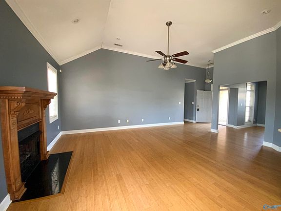 3rd image of 12527 Jesse Ln