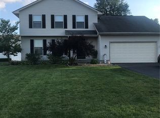 5131 Clearfield Dr, Mineral Ridge, OH
