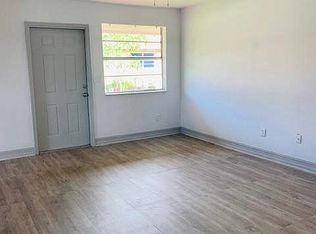 5213 Gilchrist St APT 2, Naples, FL 34113