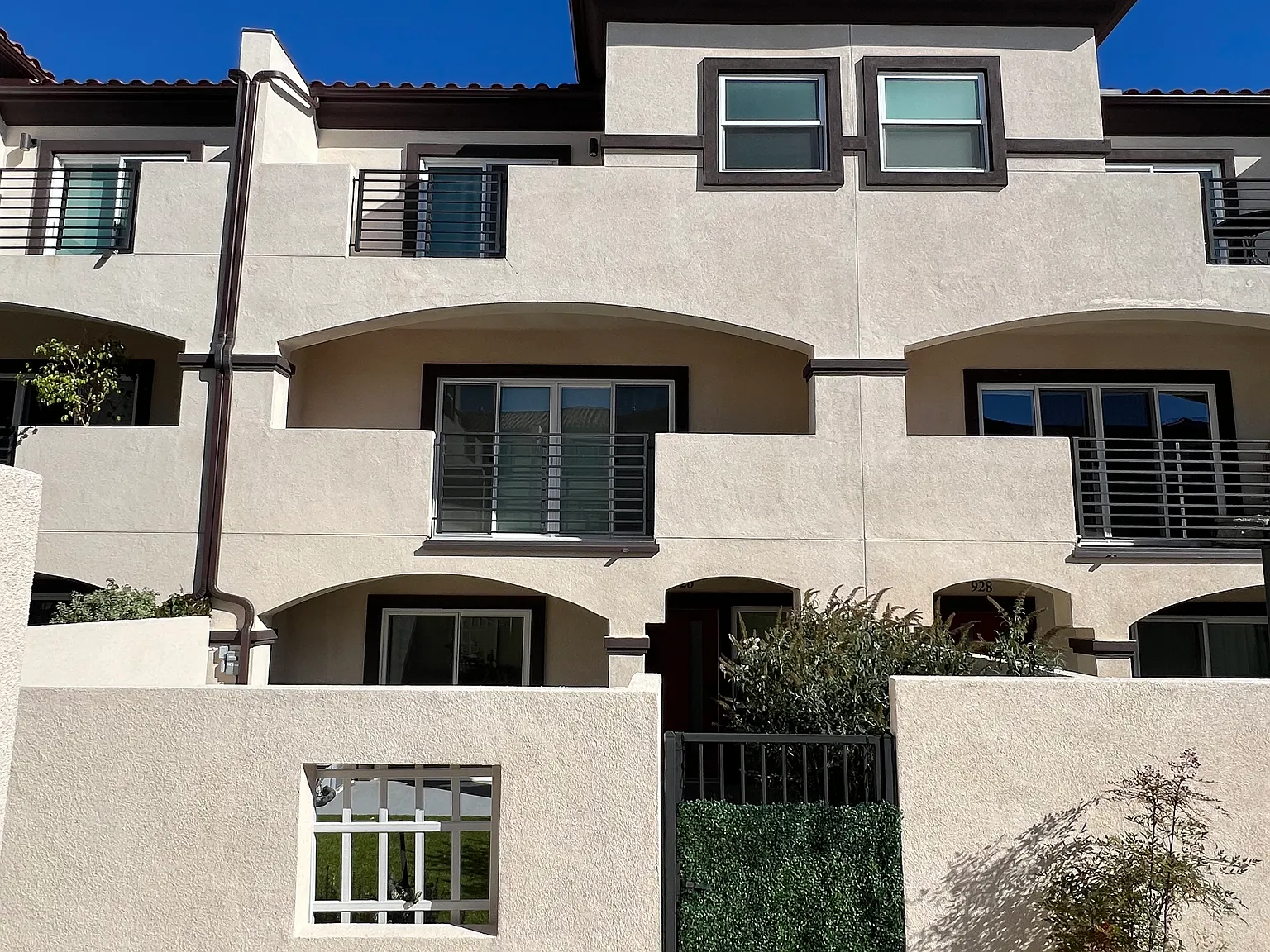4 bed, 3.5 bath, 2150 sqft, $4,650 — Photo 2