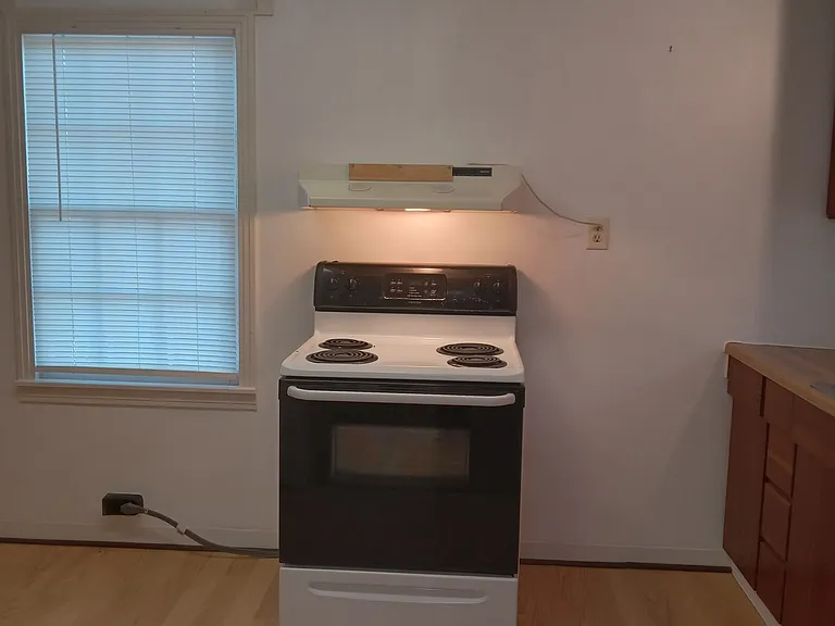 207 E Grand Ave #A — Photo 8