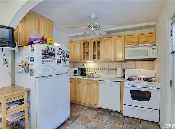 2nd image of 725 Ash St