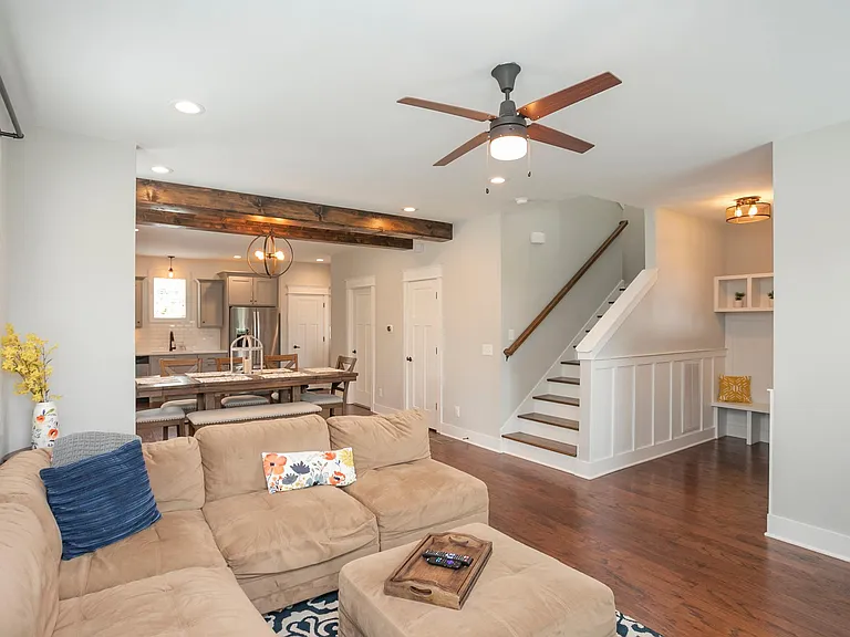 647 James Ave #A — Photo 6