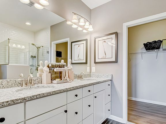 Relaxing owner s bath