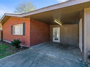 42216 Garden Dr, Ponchatoula, LA 70454