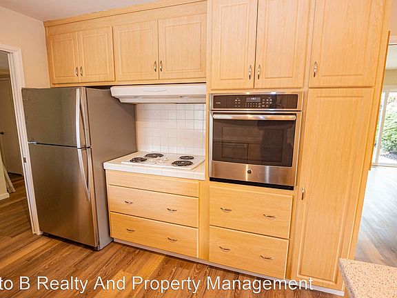 4th image of 2879 Toyon Dr
