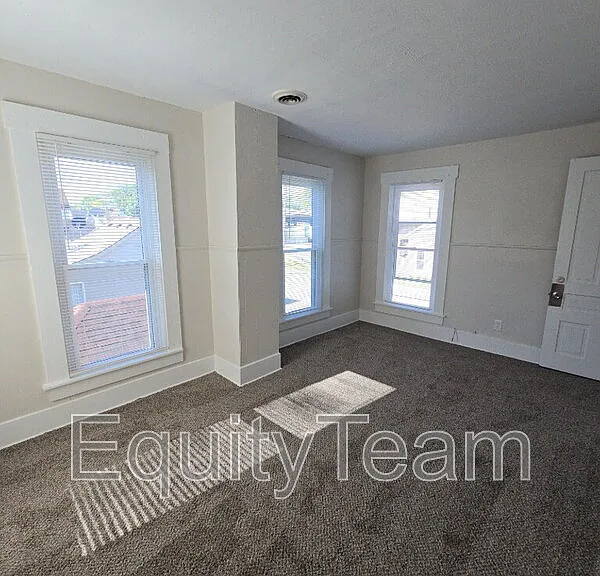 128 N River St #B — Photo 18
