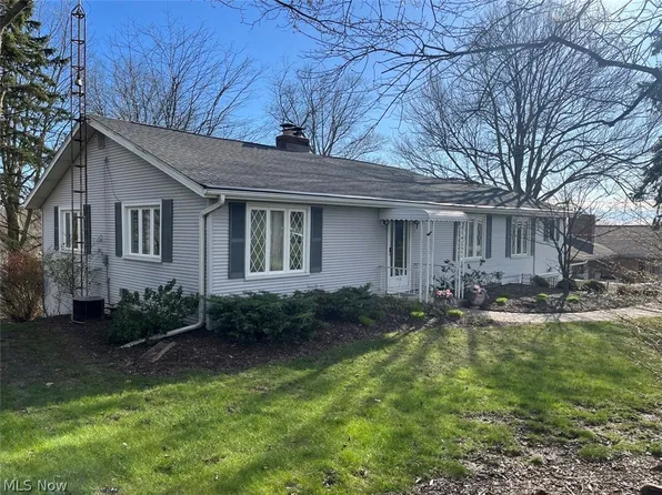 1208 44th St NW, Canton, OH 44709