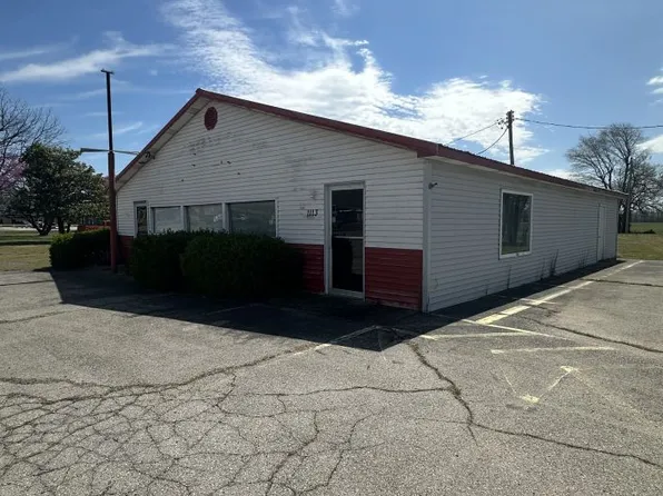 1113 E Marshall St, Charleston, MO 63834