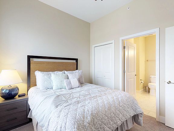 4th image of 450 Hay St #507