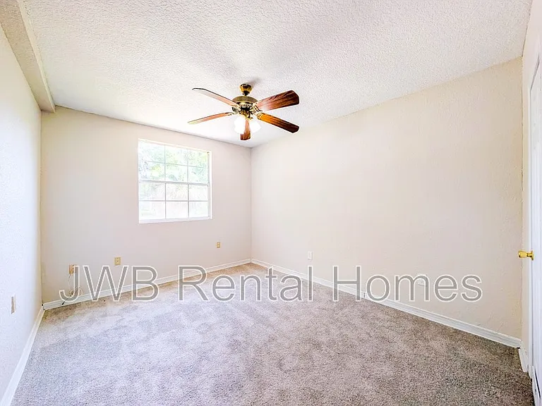5968 Oaklane Dr — Photo 5