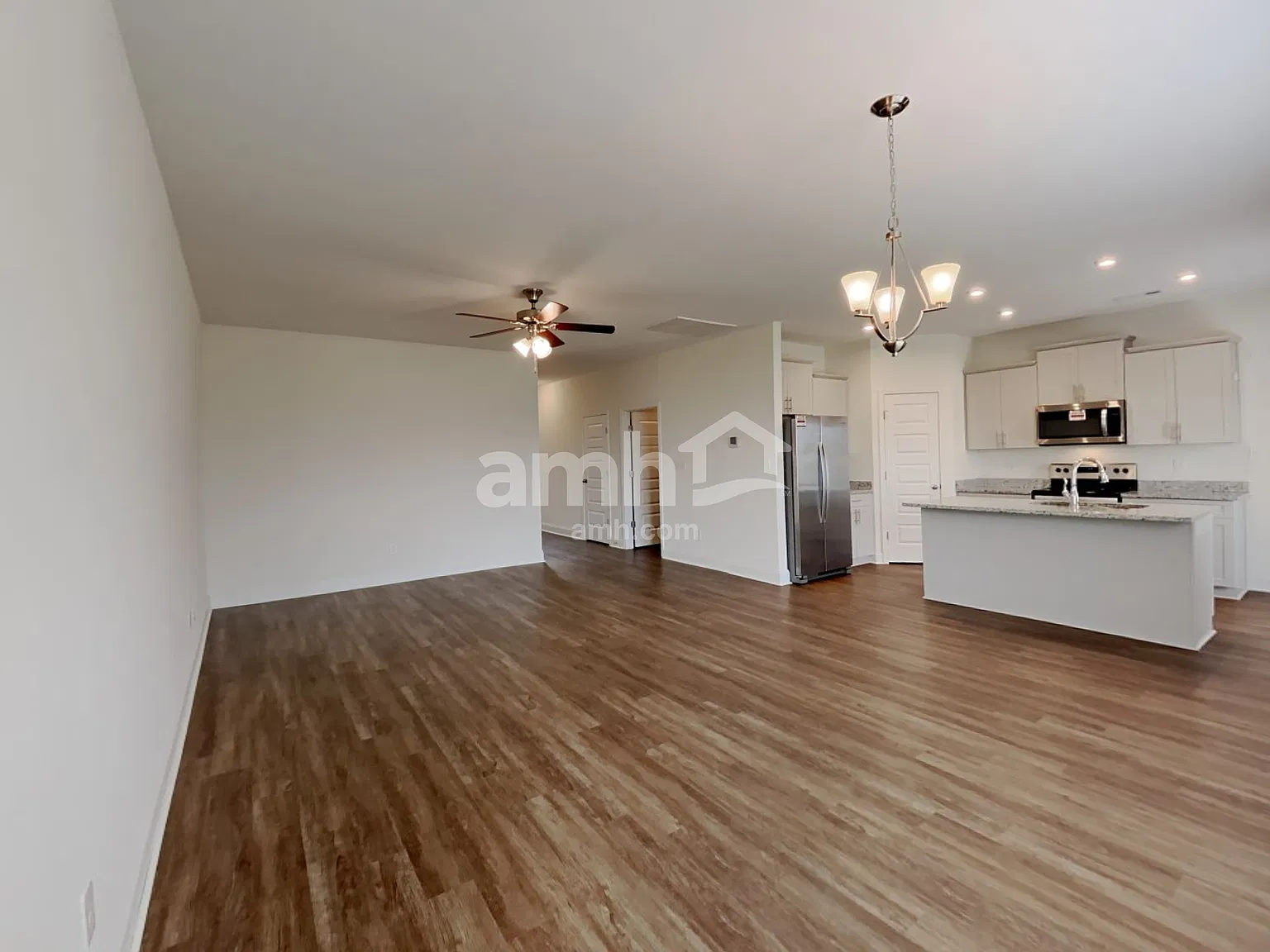 4 bed, 3.0 bath, 2209 sqft, $2,555 — Photo 4
