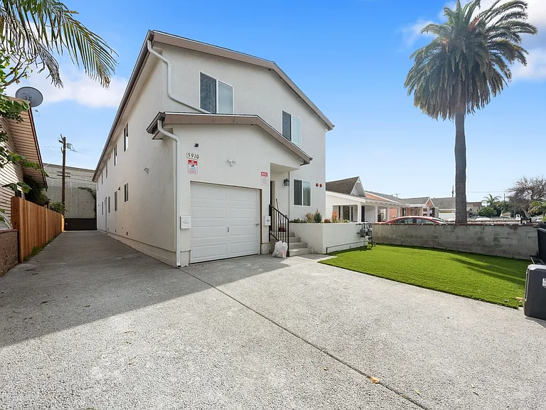 5912 S Flower St #1 — Photo 3