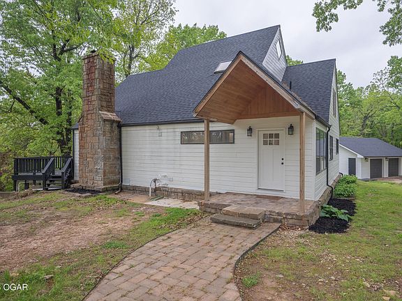 4th image of 18576 Hereford Rd