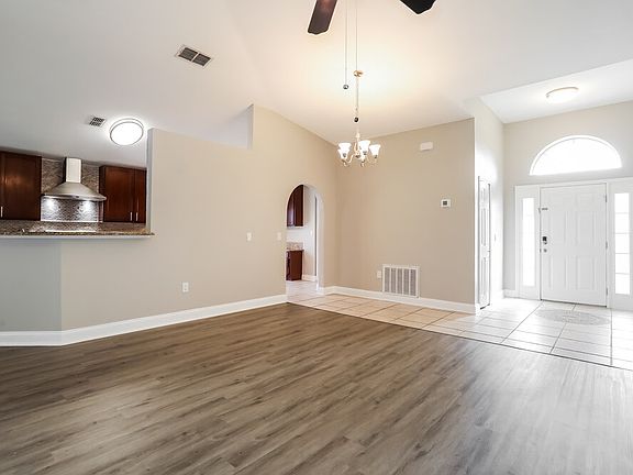 4th image of 4084 Half Moon Cir
