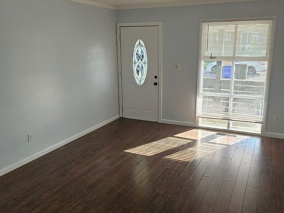3rd image of 1886 Argyle Dr