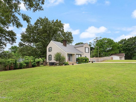 4th image of 120 Redbud Dr