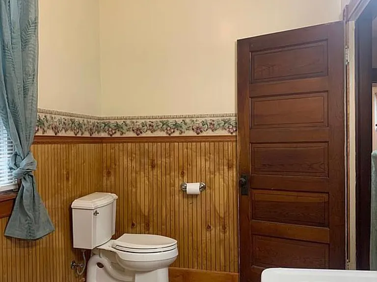 2416 Doniphan Ave — Photo 18