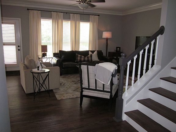 5th image of 1026 N Plantation Drive