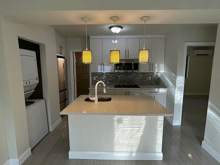 916 NE 15th Ave #3 — Photo 3