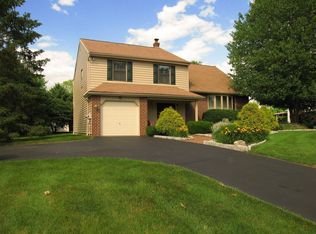 19 Glen Rd, Lansdale, PA 19446