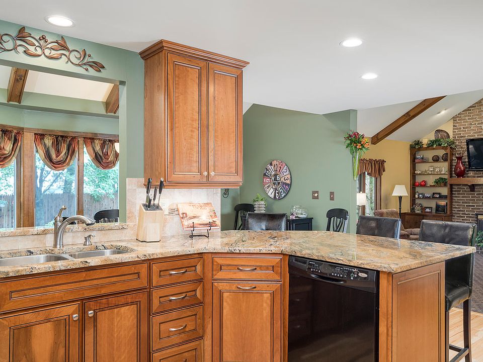 1st image of 28 Periwinkle Ct