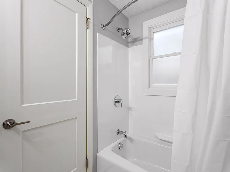 360 Thames St — Photo 10