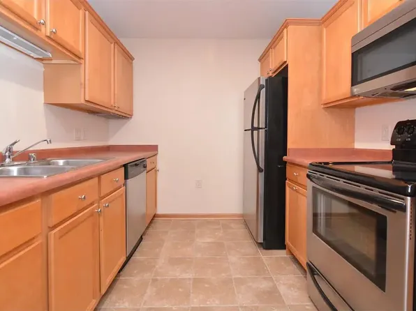 8206 Starr Grass Dr APT 212, Madison, WI 53719