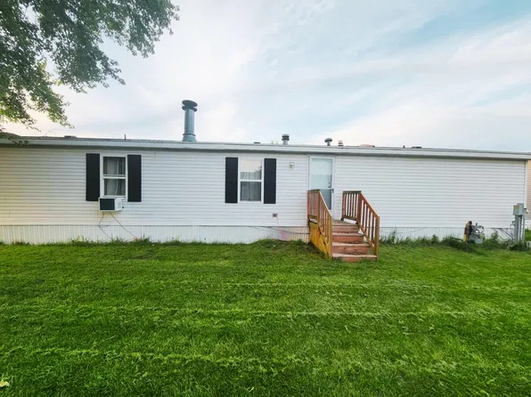 356 Carol St NE, Cedar Springs, MI 49319