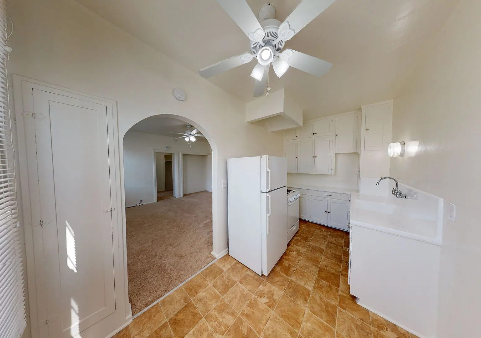 Single classic charm with a homey feel in South Pasadena! — Photo 3