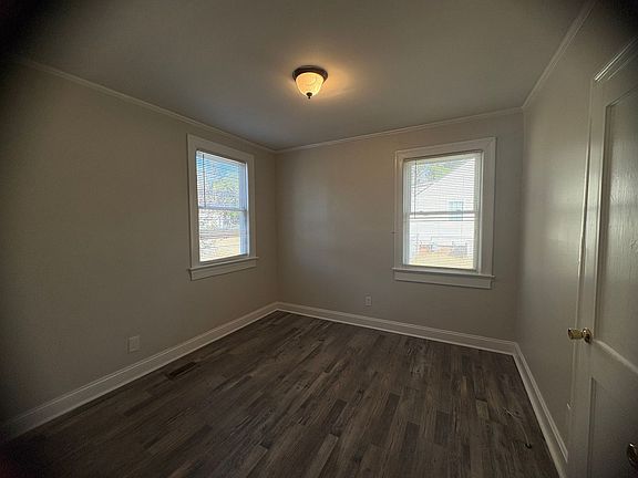 5th image of 2212 Grace Ave