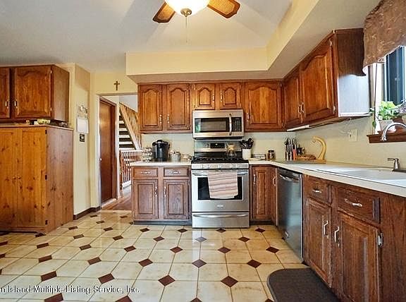 4th image of 435 Stobe Ave