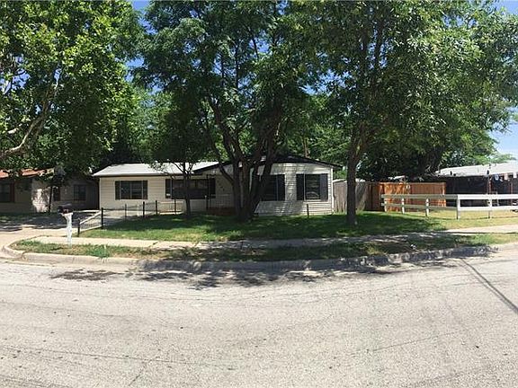 2nd image of 1743 Sharon St