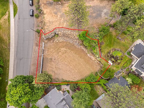 2nd image of 810 E Plateau Rd