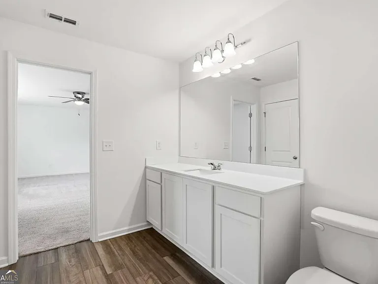 395 Knightsbridge Ln — Photo 14
