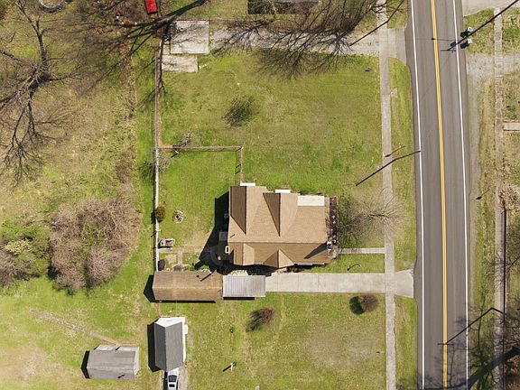 3rd image of 526 Broadway St