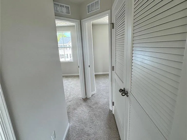 4034 Hemlock Ct — Photo 36