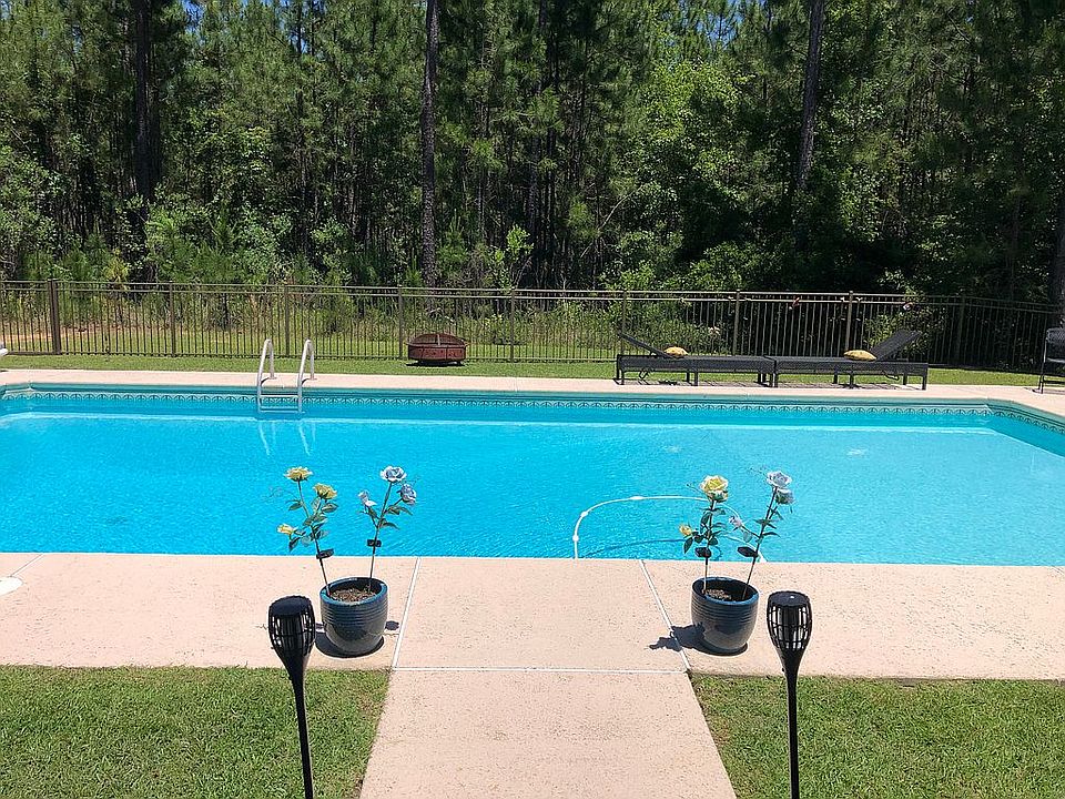 2nd image of 109 Legacy Woods Dr