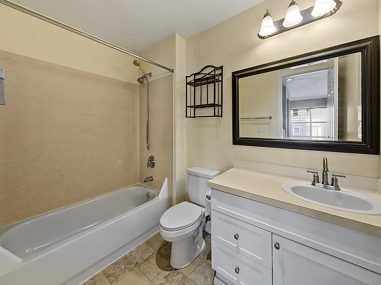 2nd Floor Bathroom
