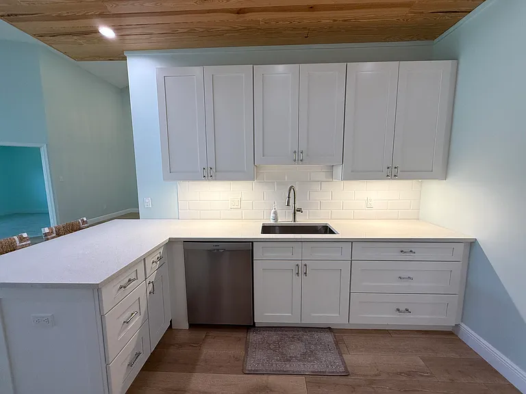 225 N Lakeshore Dr — Photo 15