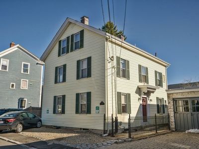 9 Hodges Ct, Salem, MA, 01970