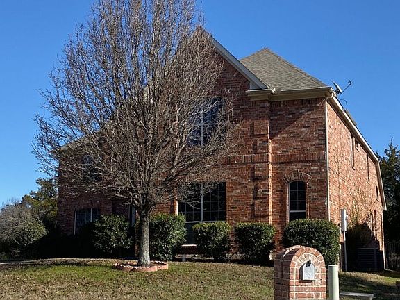 2nd image of 1406 Levee Ln