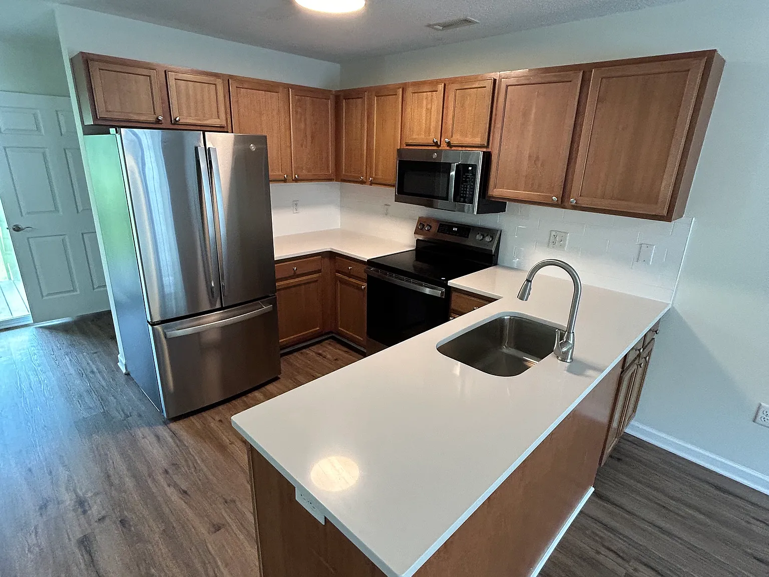 2 bed, 1.5 bath, 1150 sqft, $1,500 — Photo 2
